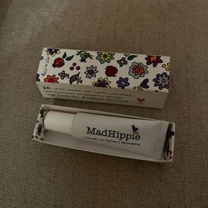 NWT #20 Mad Hippie Concealer